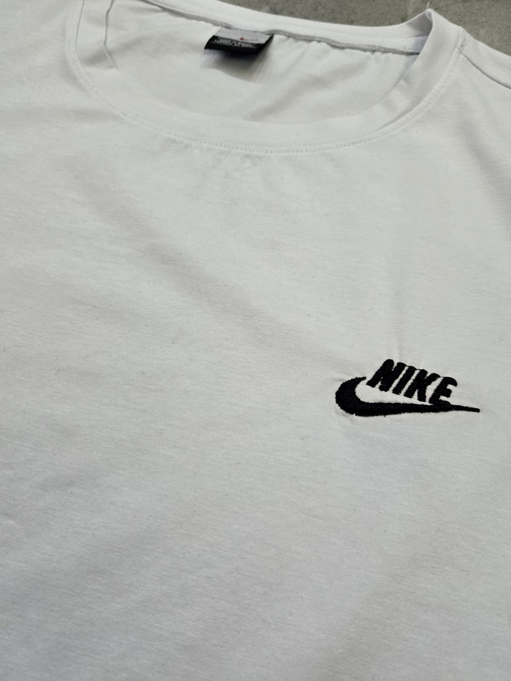 CAMISETA BASIC NK BRANCA