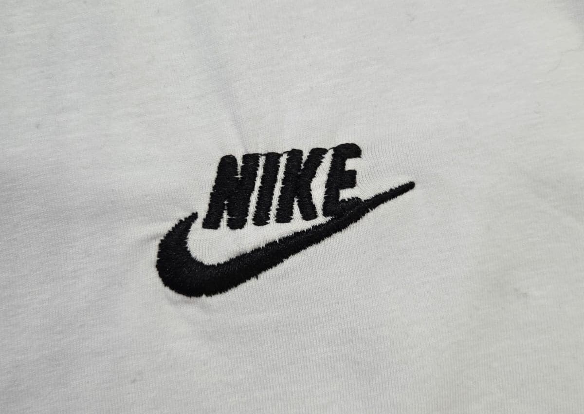 CAMISETA BASIC NK BRANCA