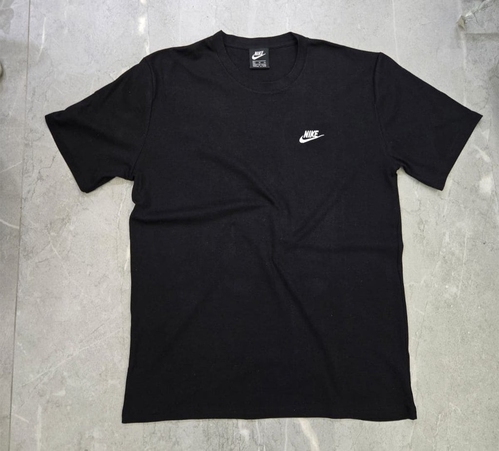 CAMISETA BASIC NK PRETA