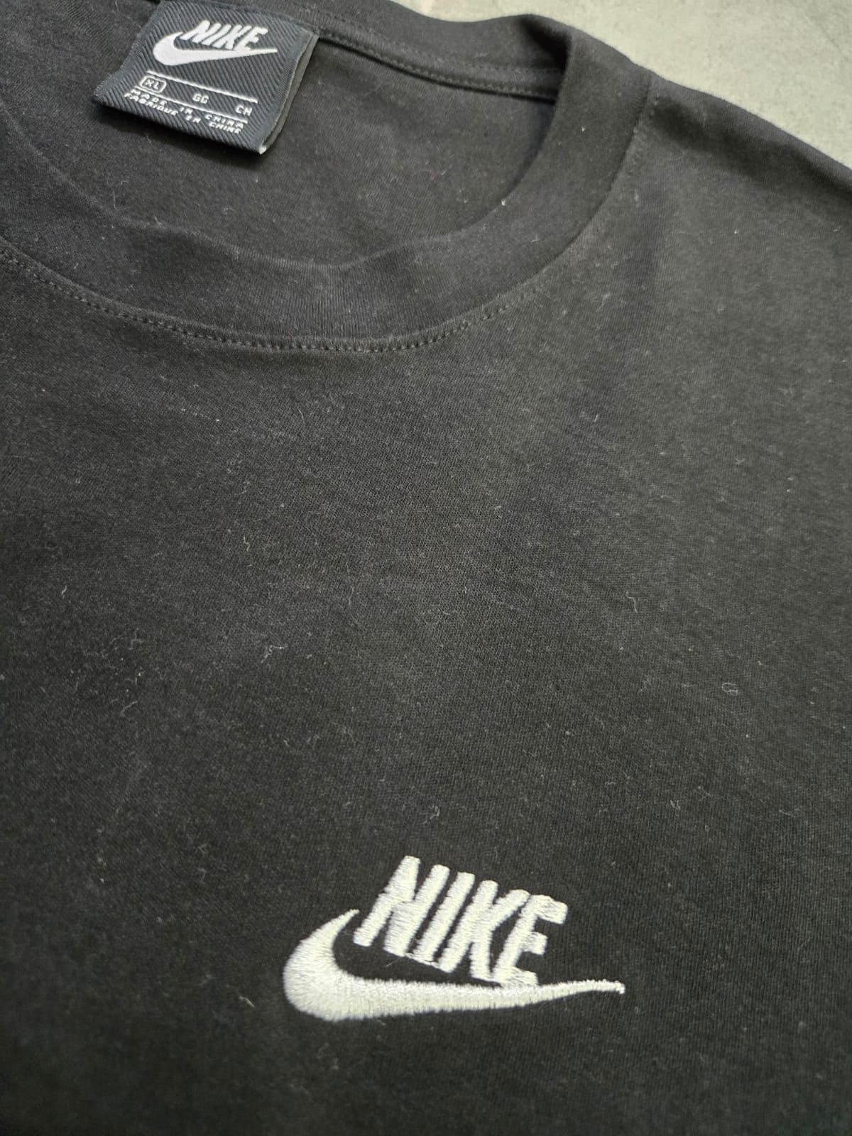 CAMISETA BASIC NK PRETA