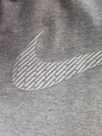 MOLETOM CANGURU NK SWOOSH BORDADO CINZA