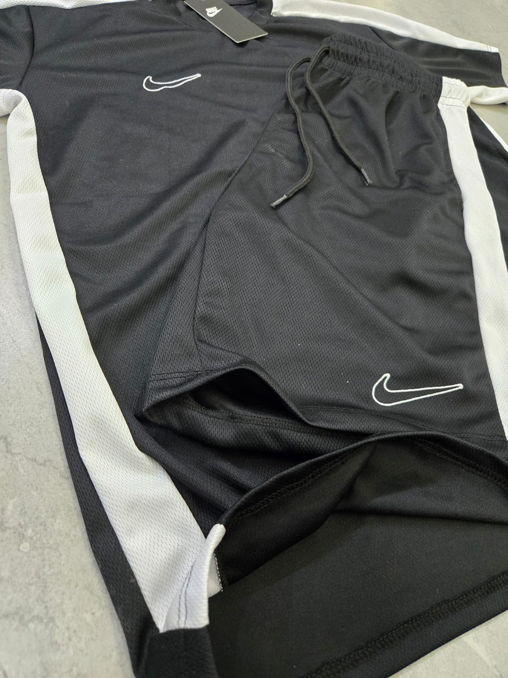 CONJUNTO NK ACADEMY DRI-FIT BORDADO PRETO